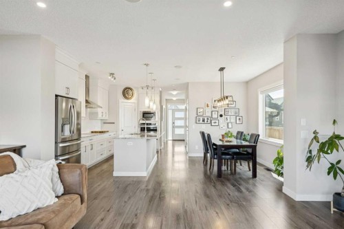 288 Lucas Avenue, Calgary, AB - Indoor