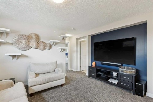 288 Lucas Avenue, Calgary, AB - Indoor Photo Showing Living Room