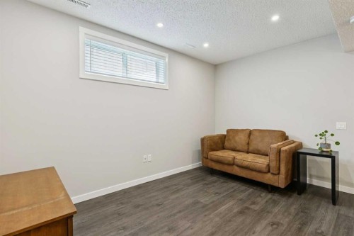 288 Lucas Avenue, Calgary, AB - Indoor
