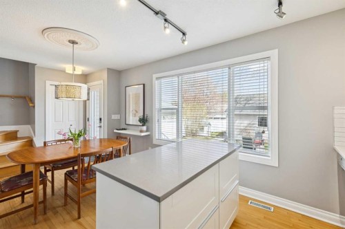 4324 Passchendaele Road Sw, Calgary, AB - Indoor Photo Showing Dining Room