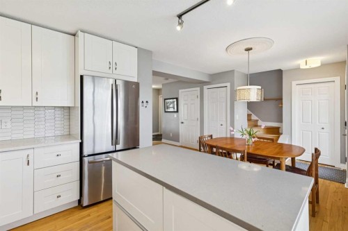 4324 Passchendaele Road Sw, Calgary, AB - Indoor Photo Showing Kitchen