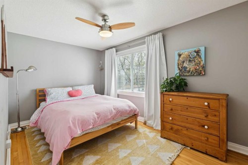 4324 Passchendaele Road Sw, Calgary, AB - Indoor Photo Showing Bedroom