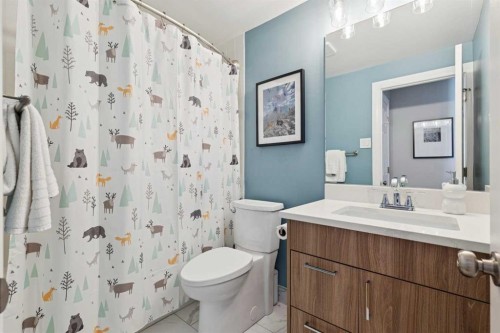 4324 Passchendaele Road Sw, Calgary, AB - Indoor Photo Showing Bathroom