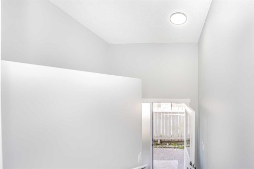 6403 Centre Street Nw, Calgary, AB - Indoor Photo Showing Other Room