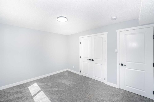 6403 Centre Street Nw, Calgary, AB - Indoor Photo Showing Other Room