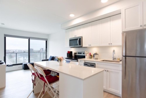 902-123 4 Street Ne, Calgary, AB - Indoor Photo Showing Kitchen With Stainless Steel Kitchen With Upgraded Kitchen