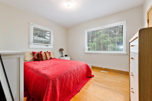 617 17 Avenue Ne, Calgary, AB - Indoor Photo Showing Bedroom