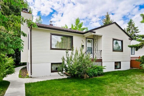 617 17 Avenue NE Calgary, AB T2E 1M4