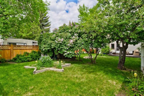 617 17 Avenue Ne, Calgary, AB - Outdoor
