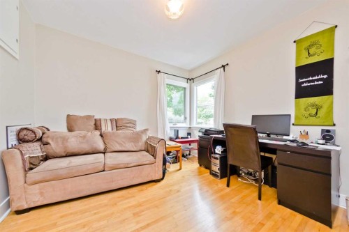 617 17 Avenue Ne, Calgary, AB - Indoor Photo Showing Office