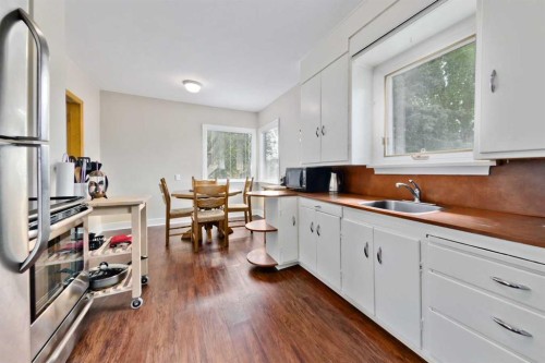617 17 Avenue Ne, Calgary, AB - Indoor Photo Showing Other Room