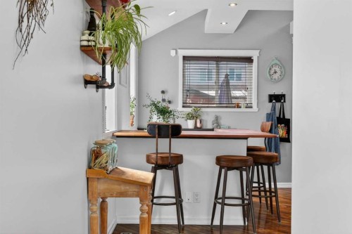 127 27 Avenue Ne, Calgary, AB - Indoor Photo Showing Other Room