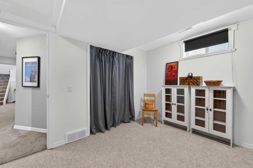 127 27 Avenue Ne, Calgary, AB - Indoor