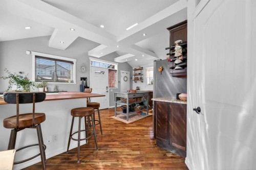 127 27 Avenue Ne, Calgary, AB - Indoor Photo Showing Other Room