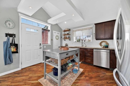 127 27 Avenue Ne, Calgary, AB - Indoor