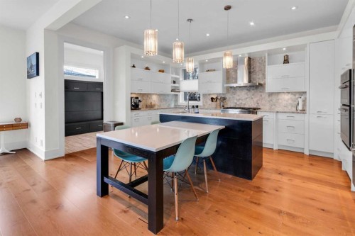 2540 2 Avenue Nw, Calgary, AB - Indoor Photo Showing Other Room