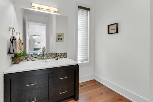 2540 2 Avenue Nw, Calgary, AB - Indoor