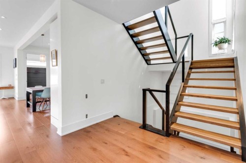 2540 2 Avenue Nw, Calgary, AB - Indoor Photo Showing Other Room