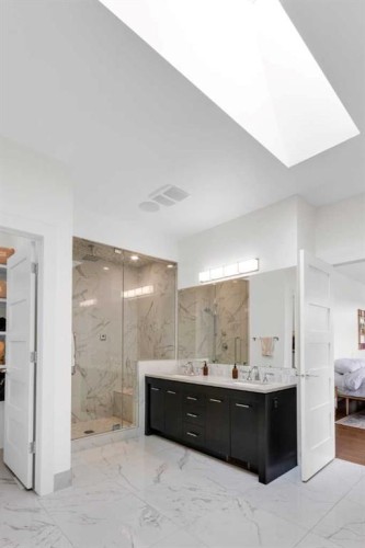 2540 2 Avenue Nw, Calgary, AB - Indoor Photo Showing Other Room