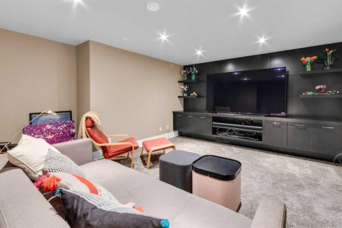 2540 2 Avenue Nw, Calgary, AB - Indoor