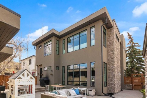 2540 2 Avenue Nw, Calgary, AB - Outdoor