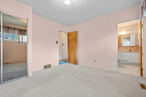 5220 Grove Hill Road Sw, Calgary, AB - Indoor