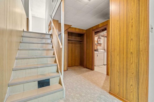 5220 Grove Hill Road Sw, Calgary, AB - Indoor