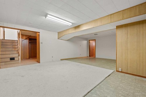 5220 Grove Hill Road Sw, Calgary, AB - Indoor