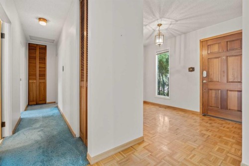 5220 Grove Hill Road Sw, Calgary, AB - Indoor Photo Showing Other Room