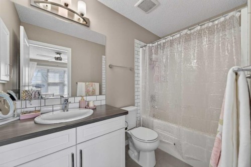 64 Masters Link Se, Calgary, AB - Indoor