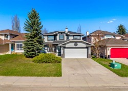 48 Douglas Park Boulevard SE Calgary, AB T2Z 2B1