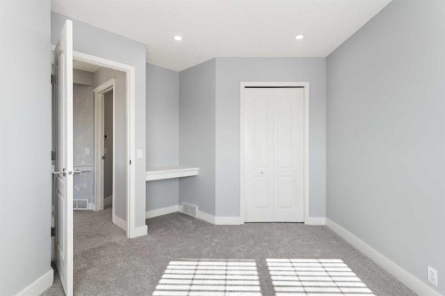 48 Douglas Park Boulevard Se, Calgary, AB - Indoor