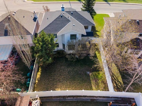 48 Douglas Park Boulevard Se, Calgary, AB - Outdoor