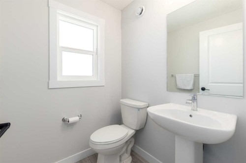 99 Haskayne Drive Nw, Calgary, AB - Indoor Photo Showing Bathroom