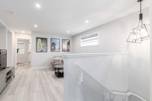 99 Haskayne Drive Nw, Calgary, AB - Indoor Photo Showing Other Room