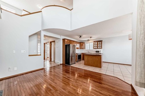 42 Harvest Rose Place Ne, Calgary, AB - Indoor Photo Showing Kitchen