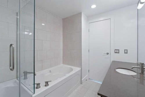 503-433 11 Avenue Se, Calgary, AB - Indoor Photo Showing Bathroom