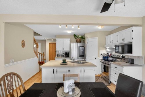 44 Riverwood Circle Se, Calgary, AB - Indoor