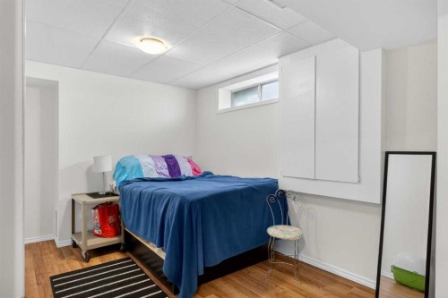 44 Riverwood Circle Se, Calgary, AB - Indoor Photo Showing Bedroom