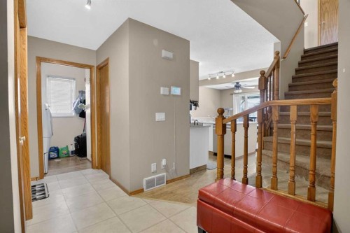 44 Riverwood Circle Se, Calgary, AB - Indoor Photo Showing Other Room