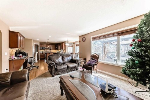 602 Wentworth Place Sw, Calgary, AB - Indoor Photo Showing Living Room