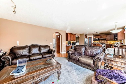 602 Wentworth Place Sw, Calgary, AB - Indoor Photo Showing Living Room