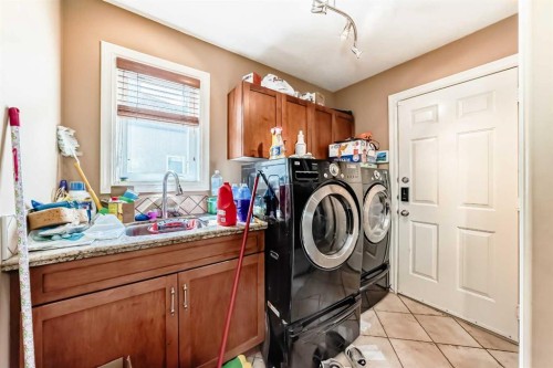 602 Wentworth Place Sw, Calgary, AB - Indoor Photo Showing Laundry Room