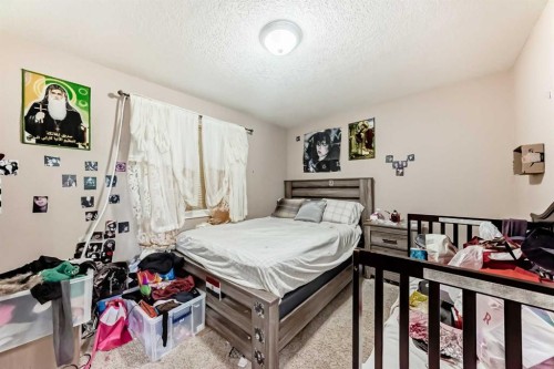 602 Wentworth Place Sw, Calgary, AB - Indoor Photo Showing Bedroom