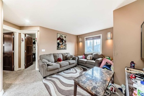 602 Wentworth Place Sw, Calgary, AB - Indoor Photo Showing Living Room