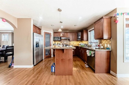 602 Wentworth Place Sw, Calgary, AB - Indoor Photo Showing Kitchen With Stainless Steel Kitchen With Upgraded Kitchen