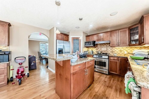 602 Wentworth Place Sw, Calgary, AB - Indoor Photo Showing Kitchen With Stainless Steel Kitchen With Double Sink With Upgraded Kitchen