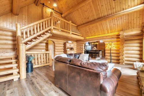 2 Wheatland Green, Strathmore, AB - Indoor Photo Showing Other Room