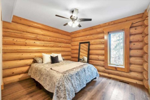 2 Wheatland Green, Strathmore, AB - Indoor Photo Showing Bedroom