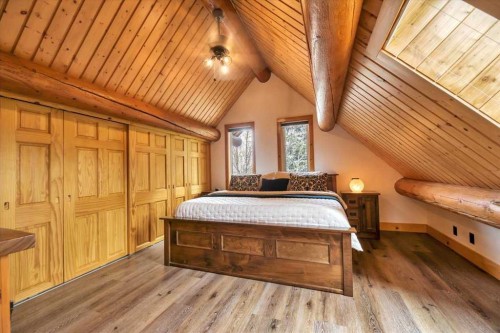 2 Wheatland Green, Strathmore, AB - Indoor Photo Showing Bedroom